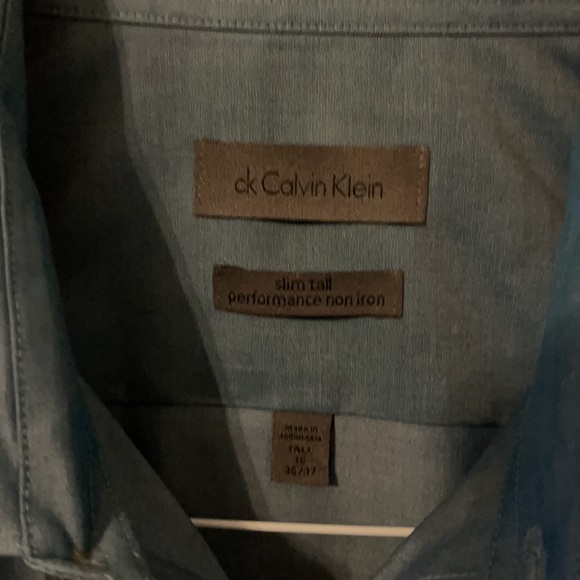 Men’s Calvin Klein Slim Tall Button Dress Shirt - Picture 3 of 3